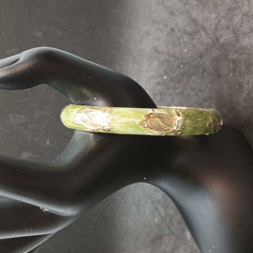 Vintage green turtle hinge bracelet